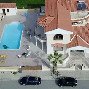 Mansion Ideal For 3 Families Or Larnaca